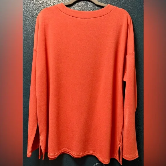 Banana Republic Women's Cozy Crewneck Pullover Top - Picture 2 of 2